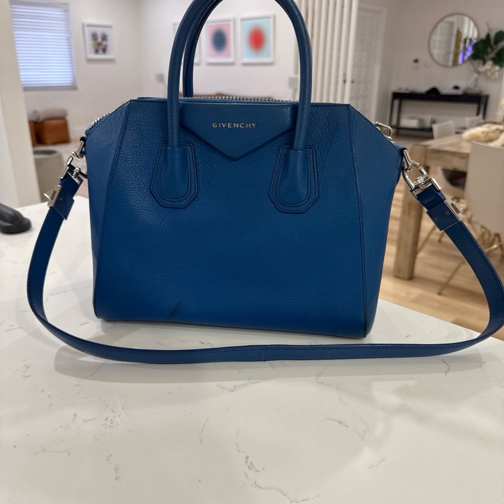 Givenchy Antigona Small